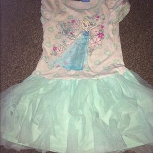 a toddlers elsa dress